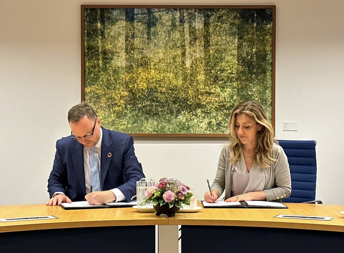 DilanYesilgoz's tweet photo. Vorig jaar hoorde ik in Irak verhalen direct van Yezidi’s zelf die slachtoffer zijn geworden van IS. Wat hen is aangedaan is afschuwelijk. 

We bundelen de krachten met @UNITAD_Iraq zodat we er alles aan kunnen doen om de IS-misdadigers zo stevig mogelijk te straffen. https://t.co/YOnNWqxsER