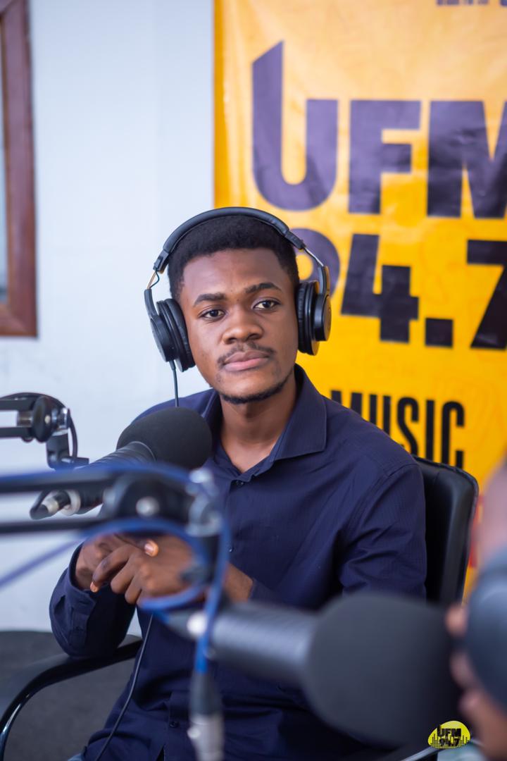 947UFM's tweet photo. #UJob - @nathan_mulonda (CEO de Darketing) a été reçu ce mardi 18 avril à 19h dans votre mag hebdo de l'emploi, présentée par @CMbuatas.
Lui & son équipe viennent de créer "Syncard", une carte de visite intelligente.
Entretien à suivre =>https://t.co/a6qzxSrLC7
#UFM #Mag #RDC https://t.co/zlWVzESzih