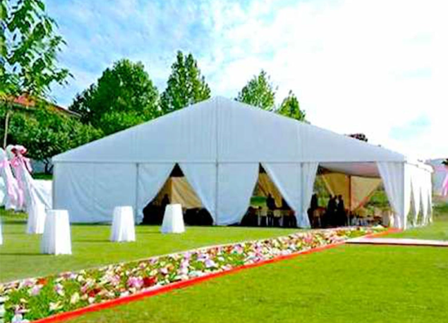 sdkh6688sun's tweet photo. China Manufacture #Party #Tents 10X50 for 300 People

Top Style:#Ridge #Tent

Capacity:Can Be Customized

Material:#PVC

Usage:#Party, #Camping Tent, #Traditional, #Beach Tent, #Advertising Tent, #Relief, on Your Require

Style:Can Be Customized

Pole Material:#Aluminum Alloys https://t.co/hY0kFABJ1q