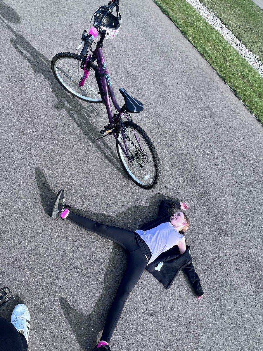 HeathlandsCEPri's tweet photo. A massive well done to Savannah and Jasmine who raised over £1000 for East Anglia Children's Hospices over Easter by baking and selling cakes and brownies, as well as cycling 23.5 miles! We are so proud of you! #HeathlandsValues #HVEnjoyment #HVKindness https://t.co/9aPnfruFo3
