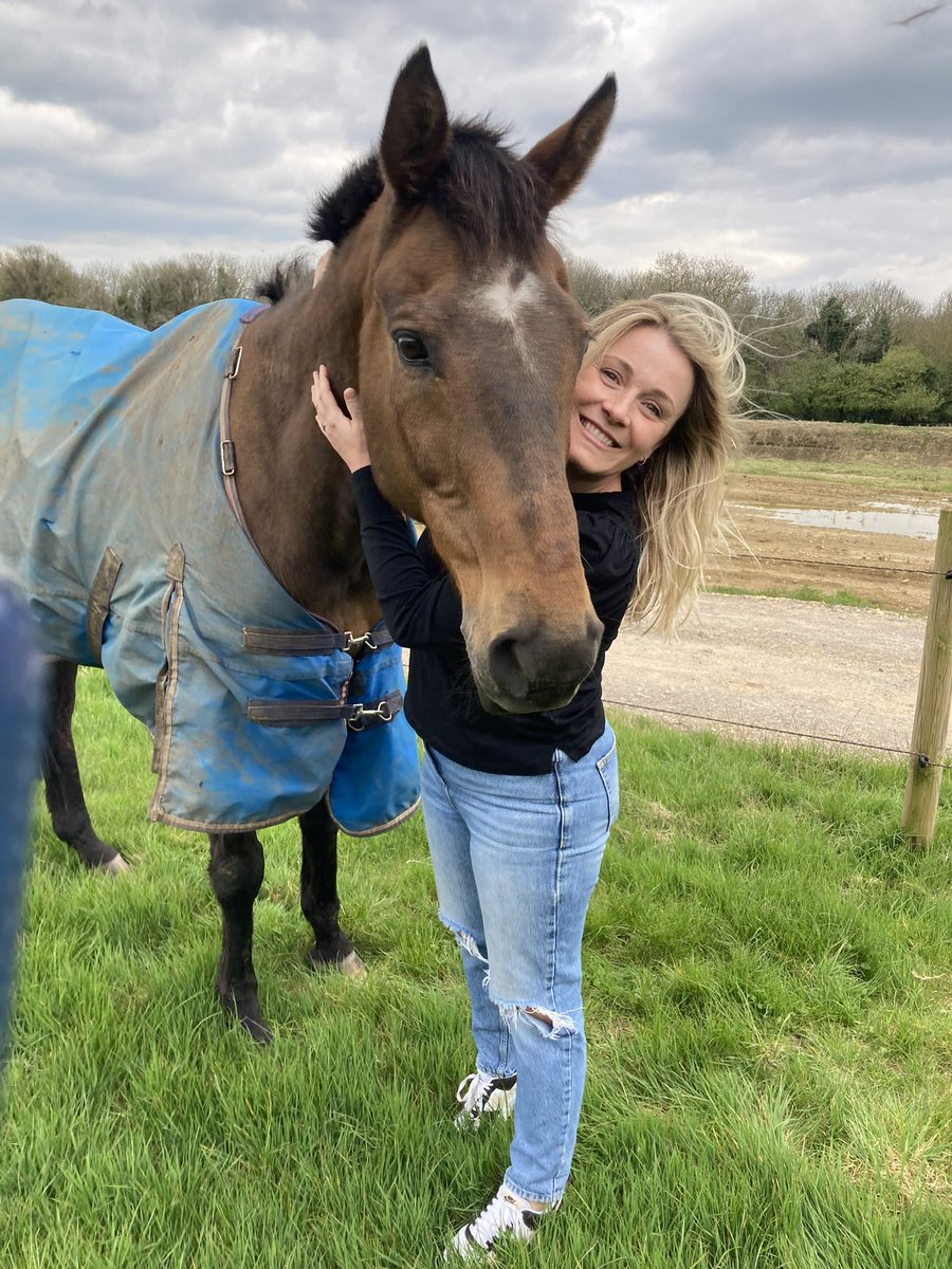 DavidPipeRacing's tweet photo. Happy birthday Lough Derg!! 23 years young today. My wife went to see him yesterday &amp; he looked amazing. She used to look after him &amp; he is one of her &amp; @tommyscu all time favourite horses. “No tougher horse in training” #Douglas #legend #memories🥰 https://t.co/Bn083DSLoB