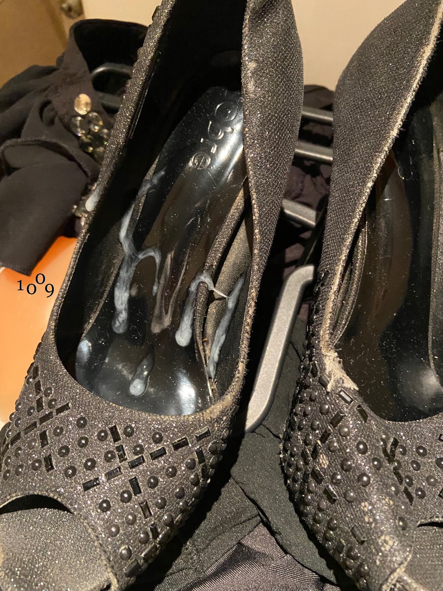 shoemani1's tweet photo. ��引先シリーズ　
＠キャバクラ

#shoecum
#bukkake
#私物ぶっかけ
#highheels https://t.co/C9q1nR9Ho2