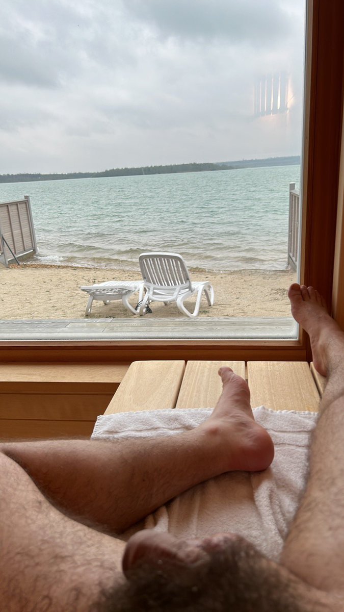 ckboy998's tweet photo. Relax v saune https://t.co/hWEVNRHhbq