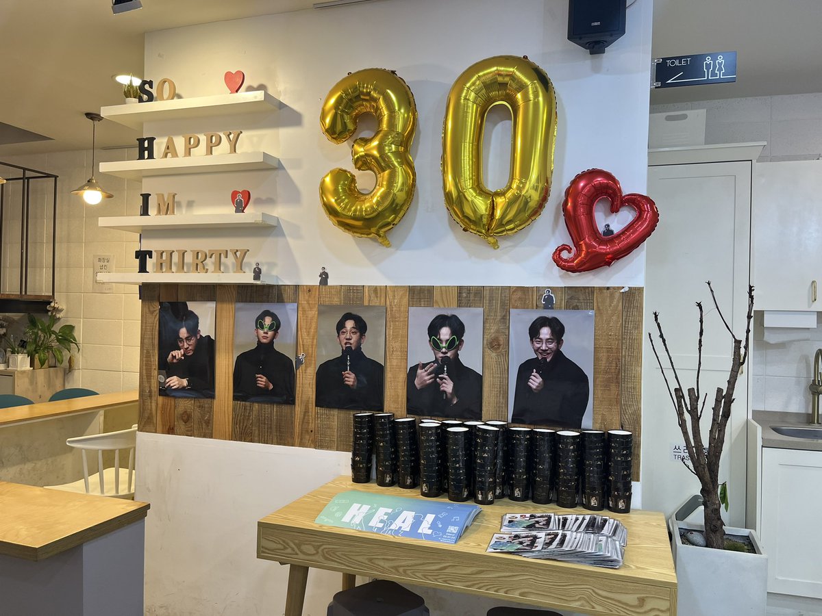 77luckyday_2's tweet photo. 😍😍😍
#TurnedClassicParclassic
#Happy30thDojoonDay
#해피도준데이 

#박도준 #도준 #Dojoon #더로즈 #TheRose https://t.co/qqyMwMGMf6