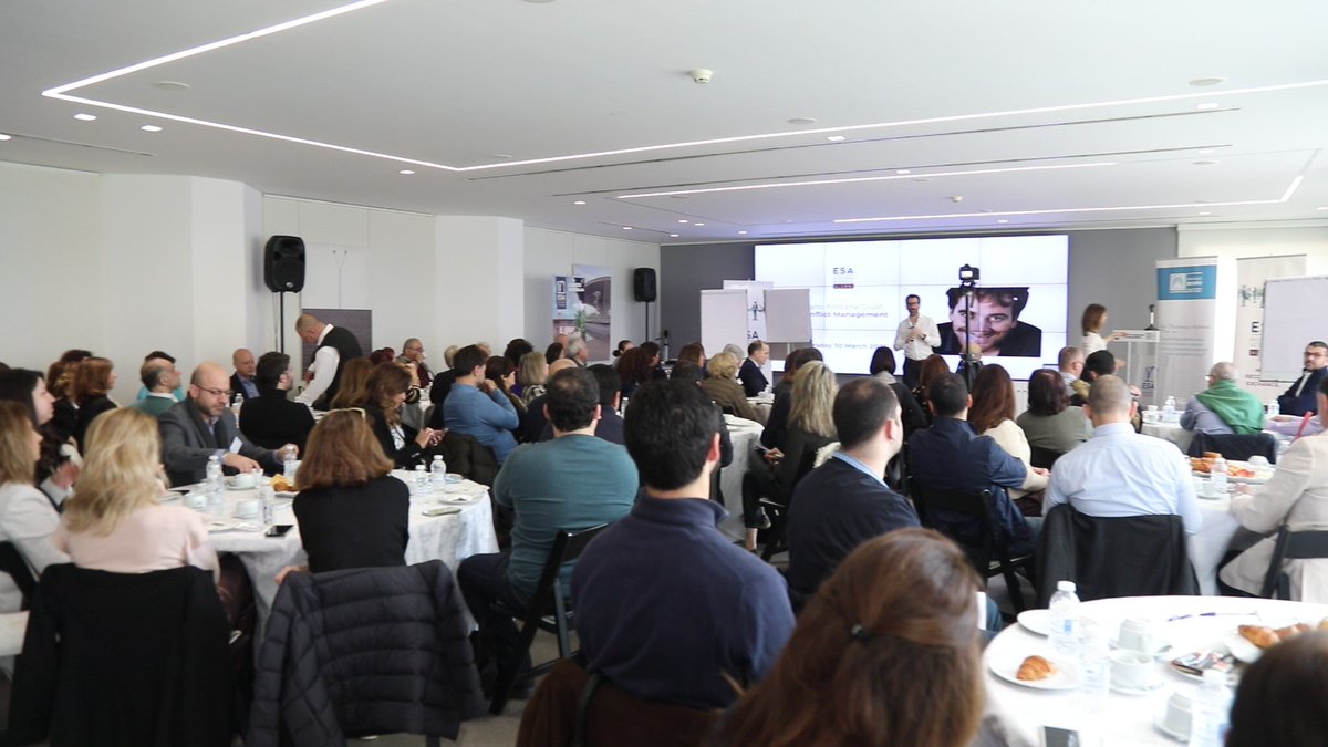 esa_alumni's tweet photo. Throwback to the breakfast-conference with Carlo FONTANA GIUSTI on the theme "Conflict Management" that took place on Thursday, March 30th.
#ESABusinessSchoolAlumni #ESAAlumni #Conference https://t.co/UZxrFgZ5eZ