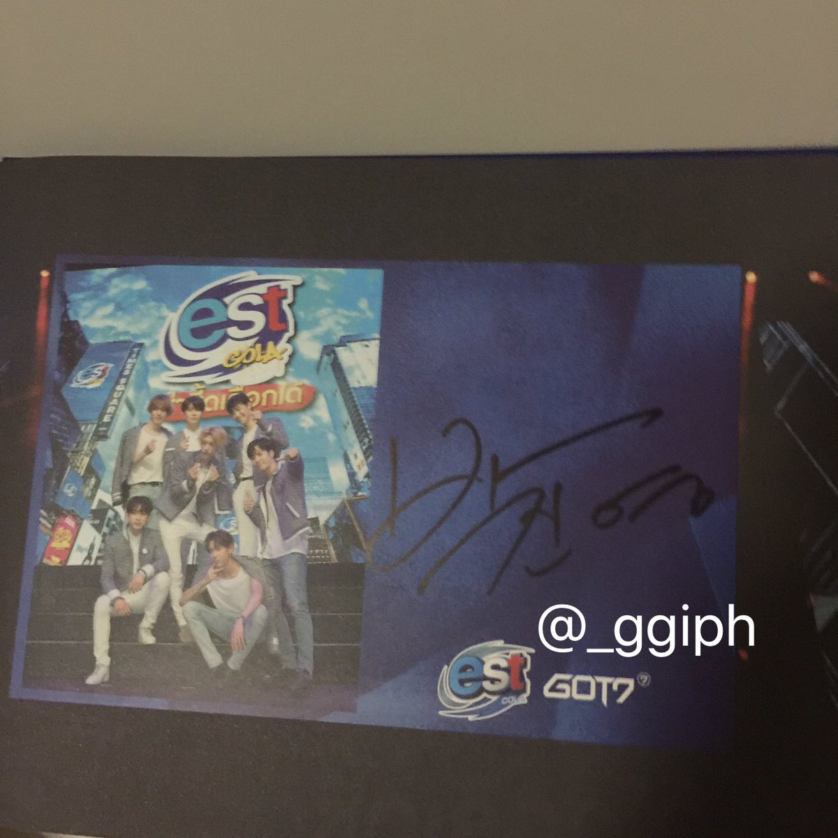 _ggiph's tweet photo. (WTS) ปล่อยฟตบ.เอสไซน์สดจินยองค่า 
💚ปล่อย 1650รส.ค่ะ มีเล่มเดียว ต่อรองราคาได้ค่ะ ทักเดมได้เลย
💚เล่มนี้ไม่มีขายค่ะ เป็นของรางวัลผชด.จากส่งฝาชิงโชคเอสค่า
💚เราเปิดดู2-3ครั้งนอกนั้นเก็บค่ะ
💚กทม.นัดรับได้ค่ะ
#JinyoungGot7 #jinyoung #ตลาดนัดอากาเซ่ #ตลาดกัซ #ขายของสะสมgot7 #จินยอง https://t.co/LNpN7XmTYm