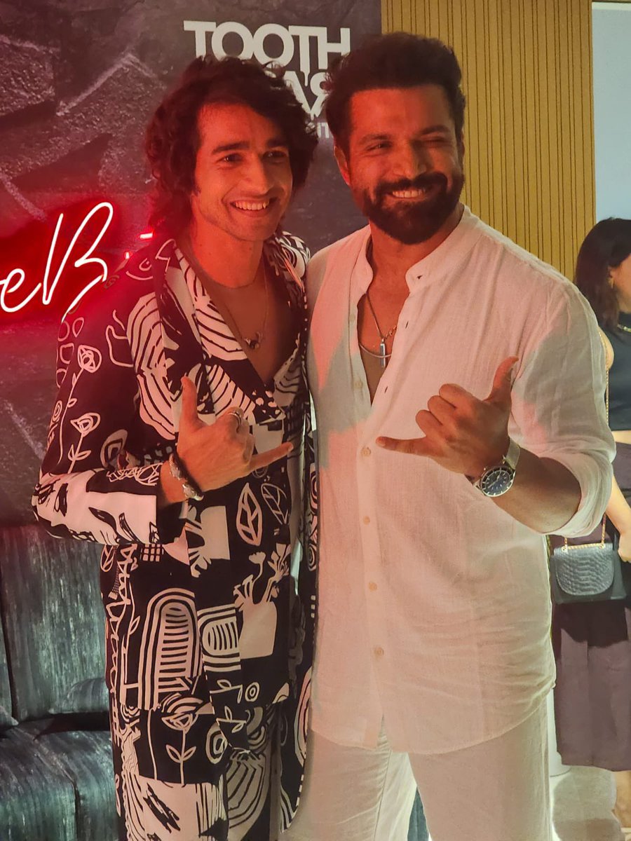 Can we just take a moment to appreciate how dreamy #ShantanuMaheshwari & #RithvikDhanjani look in this picture? 😍 #ToothPari #ToothPariOnNetflix @shantanum07 @rithvik_RD