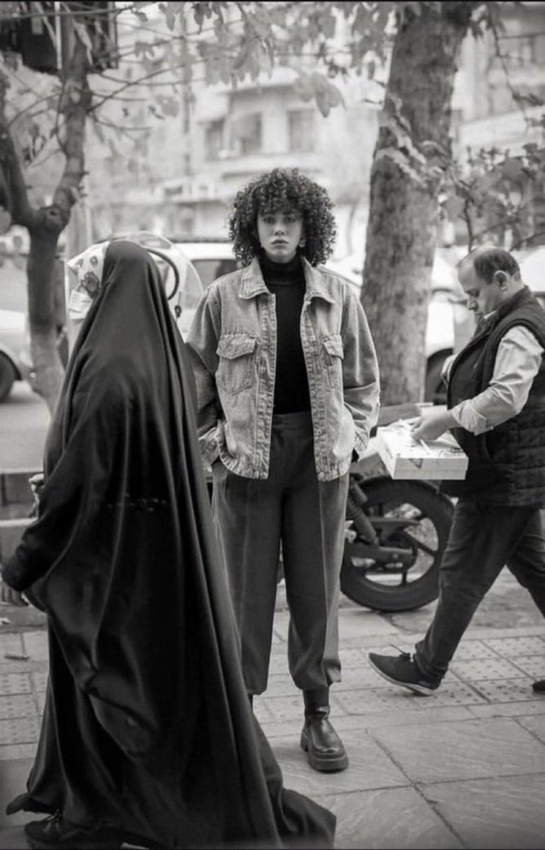 ODINiiius's tweet photo. 🏮

« تصویر‌گرِ شجاعت باشیم نه روایت‌گرِ ترس.. »

#اعتصابات_سراسرى #IranRevoIution #مهسا_امینی https://t.co/ScAg62L9ui