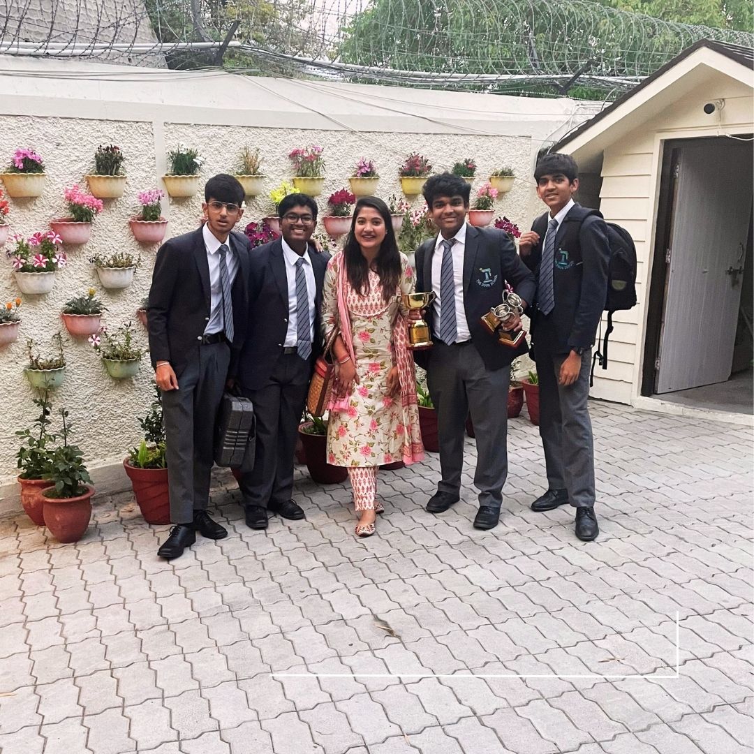 The_Doon_School's tweet photo. The photography club students of The Doon School participated in the annual event of Wynberg Allen School, Mussoorie called Capta Caelum.
The boys won the first prize in the short film making category.
#TheDoonSchool #FilmMakingCompetition #Photography #ActivitiesAtDoon https://t.co/7d4Orc1buN