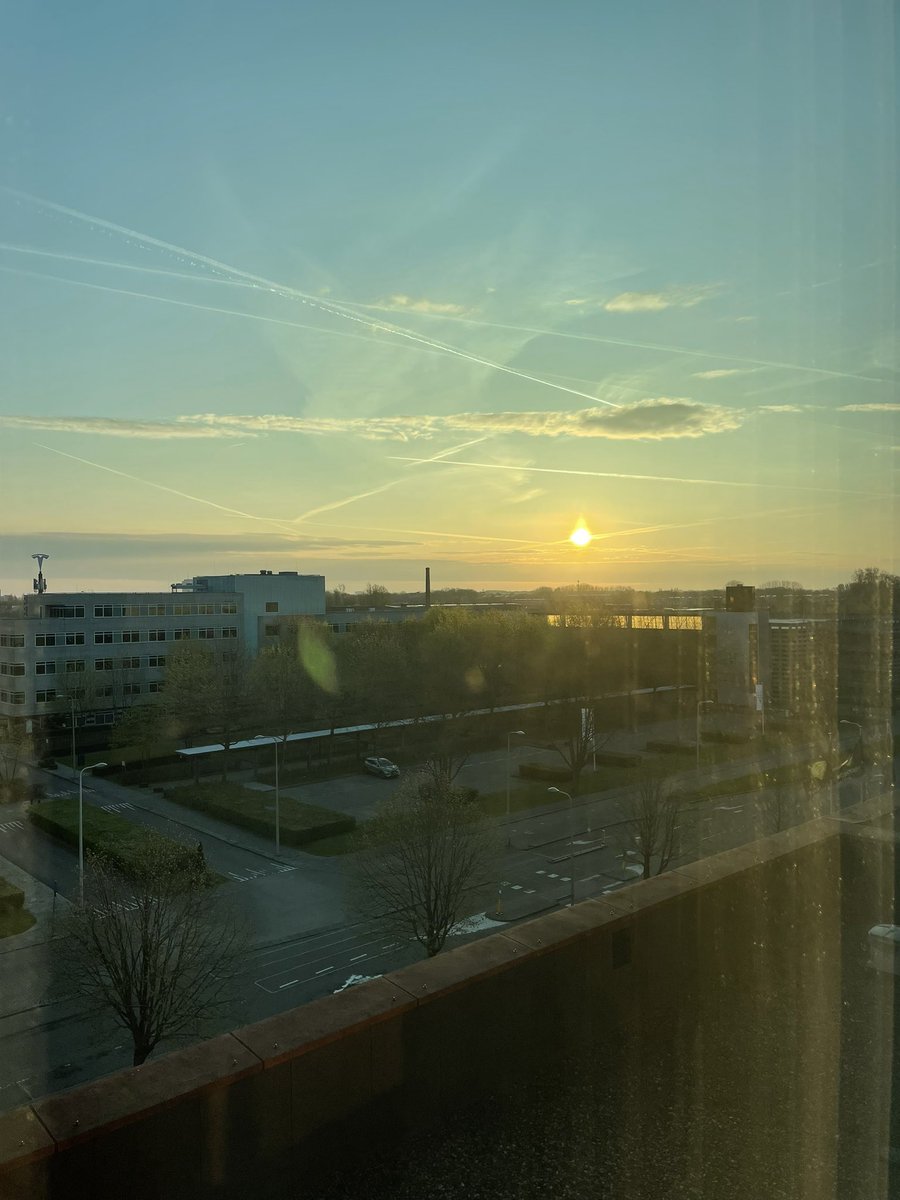 Vandaag tweede dag in de #hub50 in Utrecht voor leergang Leiderschap bij Digitale Transformatie .