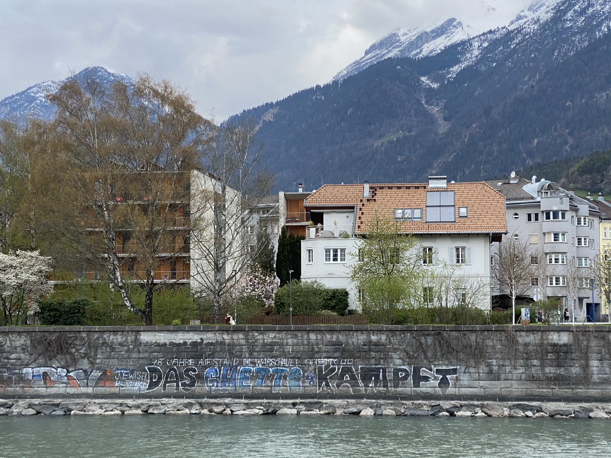 hilmarschmundt's tweet photo. “Das Ghetto kämpft” - eine Art Stolperstein-Graffiti gegenüber der Uni Imnsbruck. @doberah @_Stolpersteine_ #memoryculture #WarschauerGhetto https://t.co/wTCymiP3uv