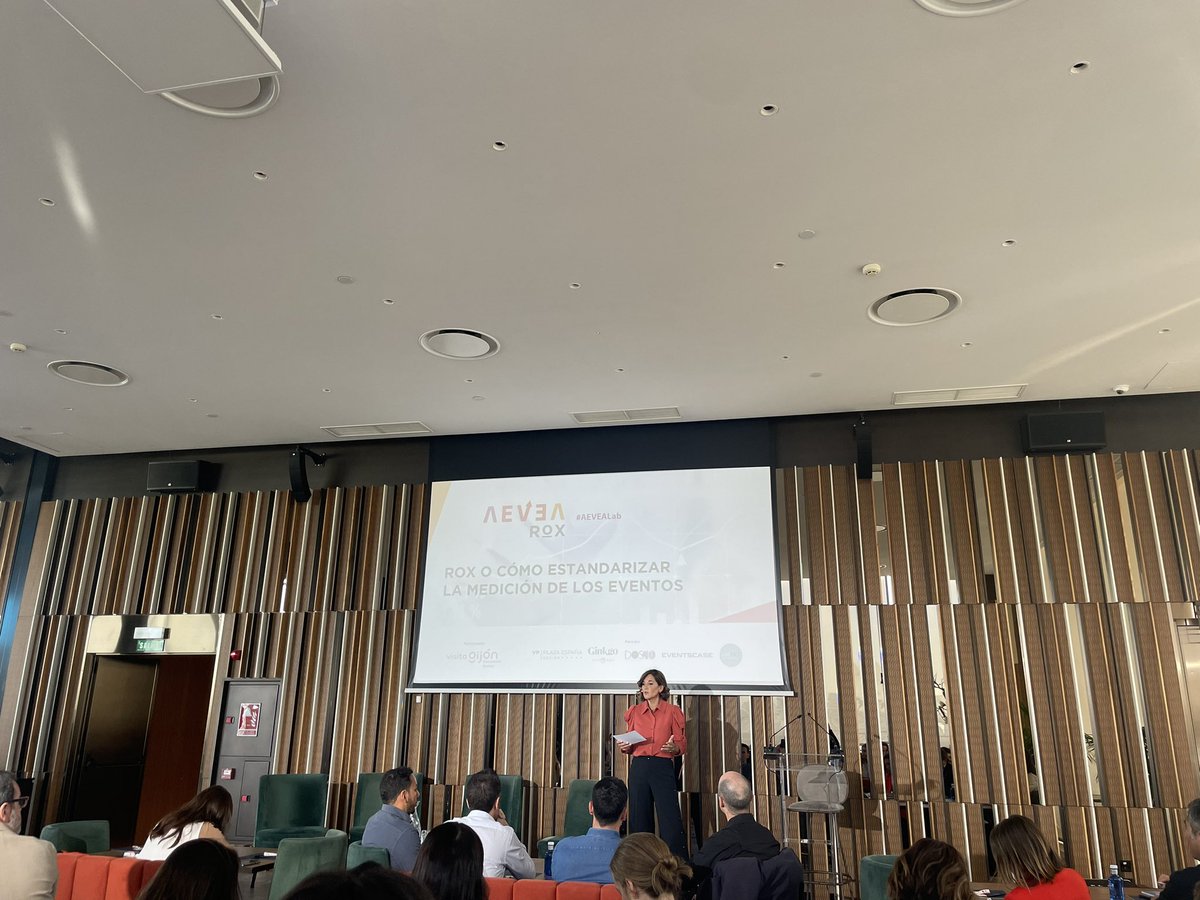 VibrasEventos's tweet photo. Hoy toca #AEVEALab 💥 

📍💫 En el increíble Ginkgo Sky Bar profundizamos con @AEVEA_eventos en una metodología -muy necesaria- que permite medir de forma integral el ROI de las acciones de marketing experiencial de las marcas, como los eventos 

Vamos allá 🔥 https://t.co/7eASOm98NL
