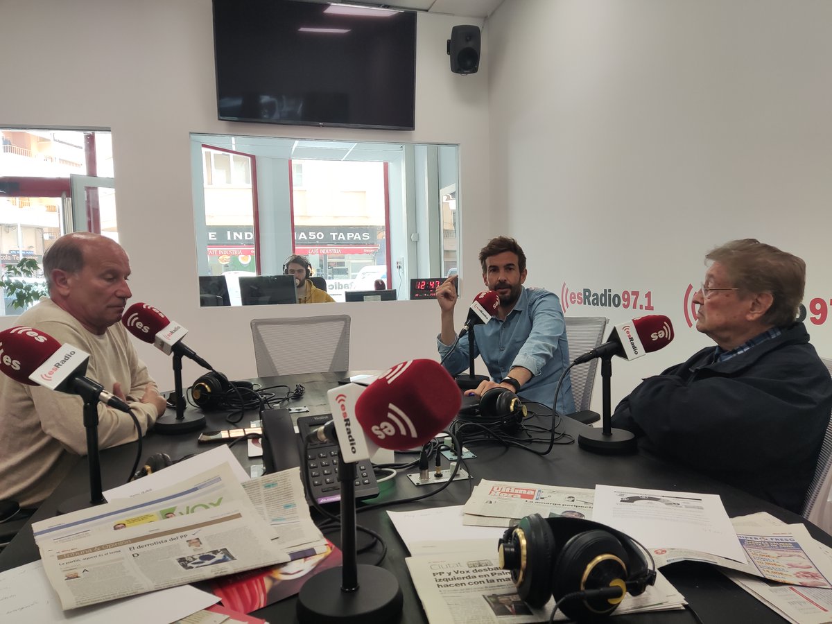 esRadioBaleares's tweet photo. El mejor análisis sobre la incorporación de independientes a las listas electorales y problemas que preocupan realmente a los votantes, con #MPelarda @educolom y #JFageda en @esRadio971 + artículo de #JMartorell en @UHmallorca
🟢https://t.co/JAxQyIcWsp
🟠https://t.co/x0m9kNLQDl https://t.co/9y1OhsmnfC