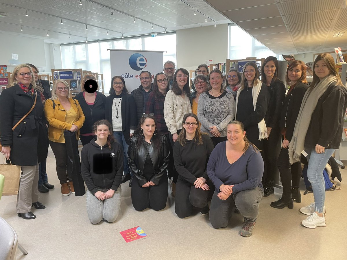EmmanuelDelaune's tweet photo. Hier avait lieu au @lycée Louise Michel de @GisorsOfficiel un #jobdating inversé avec les sortants de #formation Advf et les entreprises accueillantes pendant les stages. Merci à tous pour cette matinée @Poleemploi_Ndie @StefaniCyrille https://t.co/M1zB7EBoBx