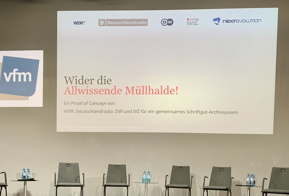 vfm_online's tweet photo. Weiter geht’s mit „Wider die Allwissende Müllhalde! - Ein Proof of Concept von WDR, Deutschlandradio, DW und IVZ für ein gemeinsames Schriftgut-Archivsystem“ von Ina Bartnitzek (DW, Bonn) #vfmTagung https://t.co/YPoSbjlbAb