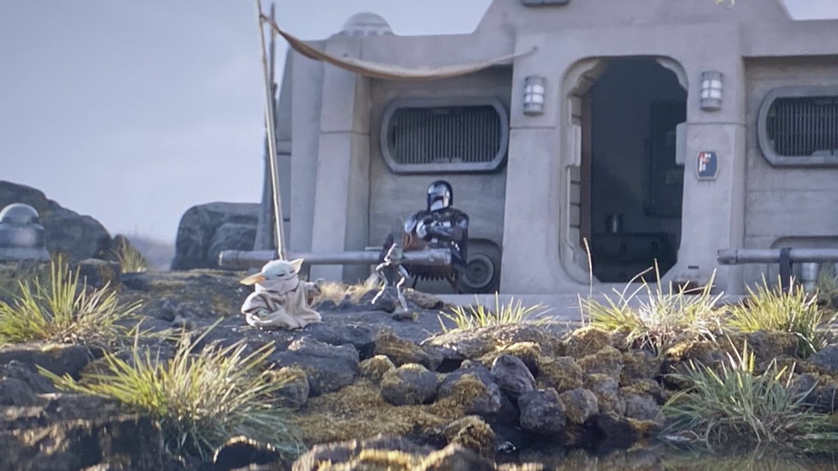 pascalstann's tweet photo. #TheMandalorian   spoilers
-
-
-
-
-
- 
din and grogu are living in a small cabin now.. this is so cute 😭 https://t.co/KnuiDhkLZR