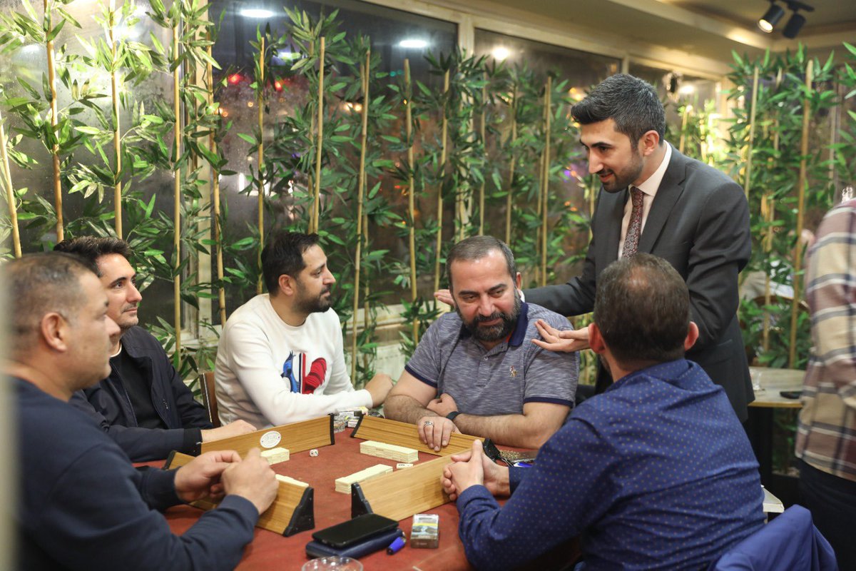 📍Cumhuriyet Mahallesi 

#TürkiyeYüzyılı için kapı kapı gezecek, gönüllere dokunacağız.