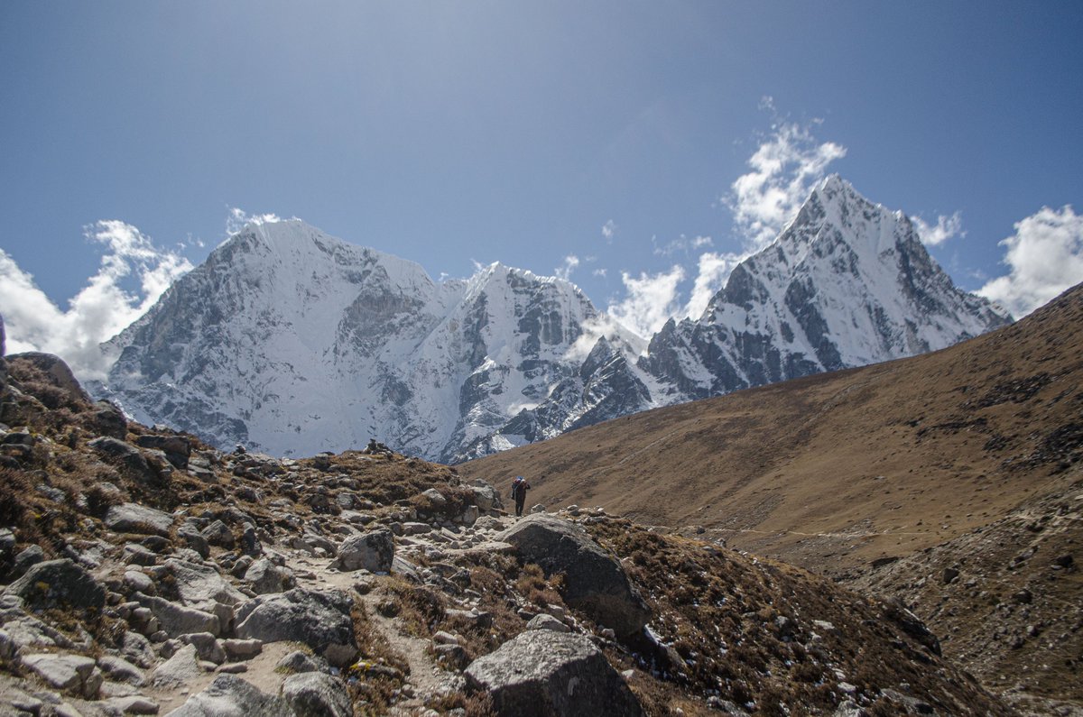 Enjoy the experience of trekking and a helicopter tour at Everest base camp 5 days trek. Book now and enjoy the views of the Himalayas in Nepal.

For more details
nepaltrekadventures.com/everest-base-c…

#Nepal #helicoptertour #trekkinglovers #trekkinginnepal #trekking #mounteveresttrek