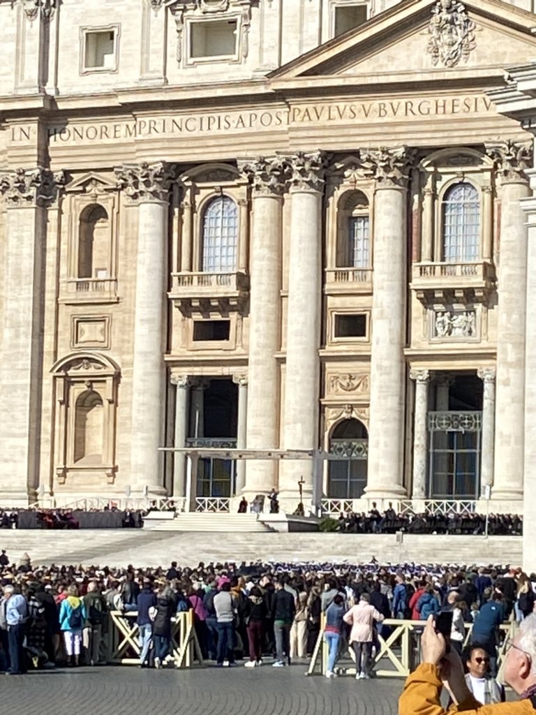Spot the Pope! #Vatican #Rome2023 <a href="/solclassics/">SolihullClassics</a> <a href="/solsch1560/">Solihull School</a> <a href="/SolSchTrips/">Solihull School Trips</a>