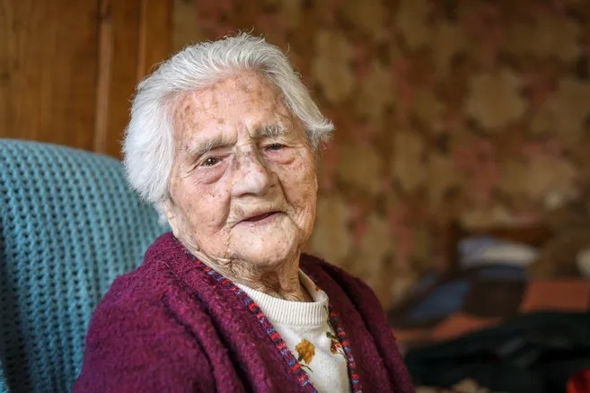 Dans le #Cantal, on vous invite chez La Louise, 105 ans : "un vieux tableau" qui a gardé toutes ses couleurs

lamontagne.fr/menet-15400/ac…