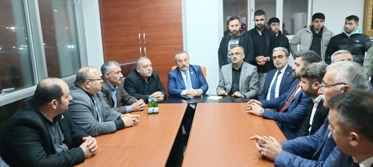 akadirdarel's tweet photo. Sivas İmranlı Türkkeşlik Köyü derneğini Genel Başkan Yardımcımız Sayın @DursunCaglayan_ , Milletvekili adaylarımız @HasanGungormez  Gökhan Keleş , Soner Arslantürk ile birlikte ziyaret ettik. Coşkulu karşılamadan dolayı dernek başkanı ve yönetim kuruluna teşekkür ederim https://t.co/rntASfdXcT