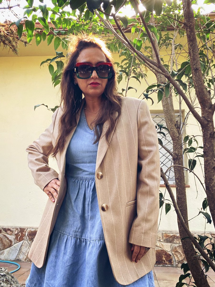 WhynotShopper's tweet photo. Este tiempo es muy propicio para combinar nuestros looks con las blazer. Aquí os dejo una propuesta, ¿qué os parece?

#blazer #asesoradeimagen #quemepongo #style #moda #whynotshopper 

#FelizMiercoles https://t.co/XeGmiJzcB1