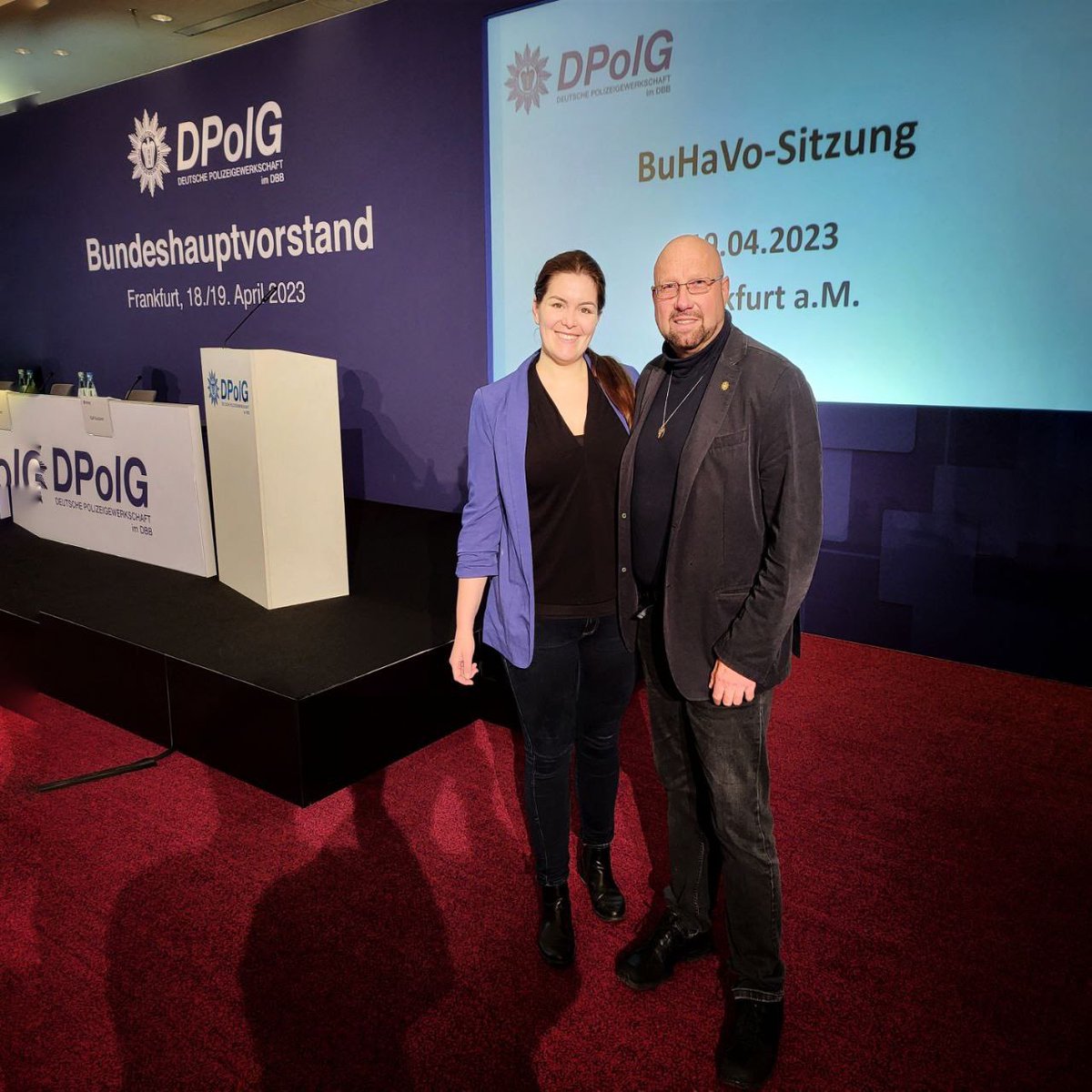 Grüße aus Frankfurt am Main schicken unsere Vize-Landesvorsitzende Victoria-Marie Gordon und unser 1. stellv. Landesvorsitzender Boris Biedermann. Heute kommt der Bundeshauptvorstand der #DPolG zusammen. <a href="/DPolGBund/">DPolG Bund</a>