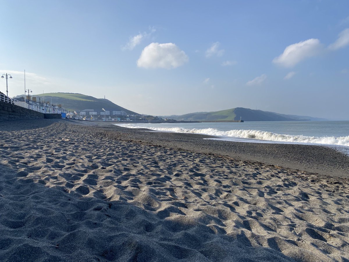 hanshare's tweet photo. Beautiful morning so thought I’d start my day here in preparation for our 6 hour #IPCC #SR15 simulation today🙂 (… but don’t worry @pol_economist haven’t forgotten our 9:30!)

#ClimateInterpolAber #Aberystwyth #Aberlife https://t.co/z8Ggl6clcQ