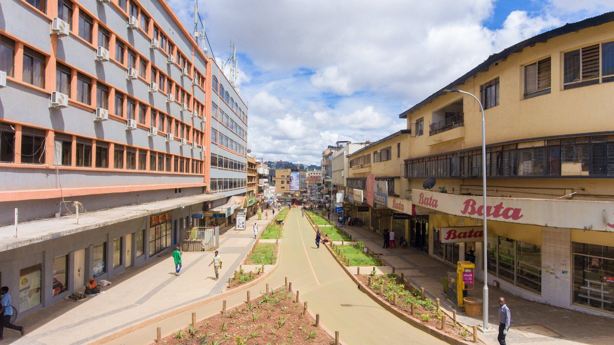 KingOwenR's tweet photo. The Non Motorized Transport route, Namirembe- Luwum streets 
@KCCAUG 
#VisitKampala https://t.co/NnfVVPZfeN