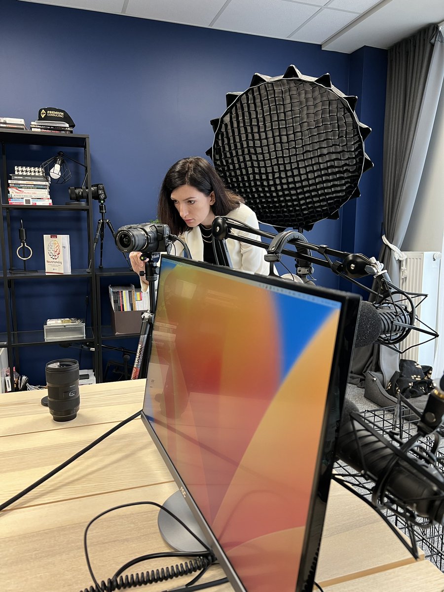 MariuszLodyga's tweet image. Przygotowujemy się do zdalnej sesji strategicznej z klientami. Cześć teamu klienta będzie się z nami łączyć z Tajlandii. 

Liczę, że będzie im można podejrzeć przez ramię trochę klimatu 🏝️#doingbiz