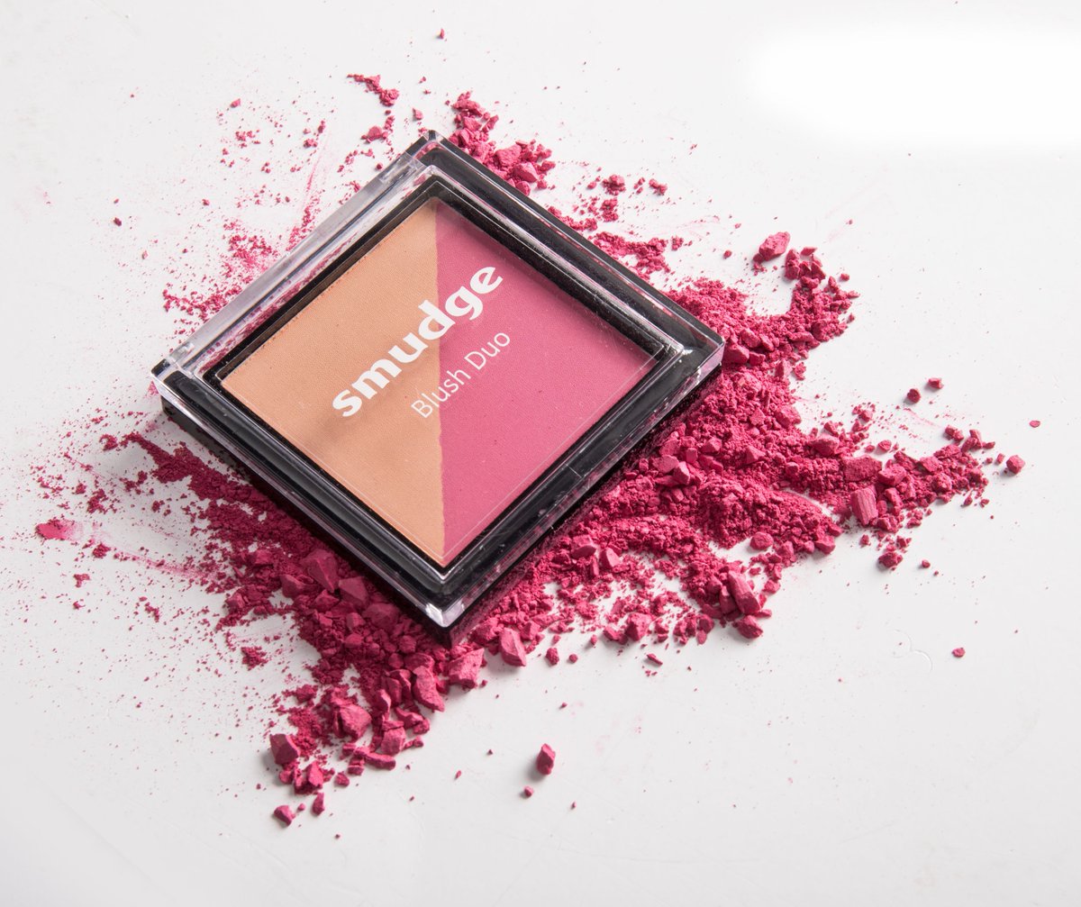 Clicks_SA's tweet photo. The sassy Smudge Blush Duo adds a vibrant pop of colour to cheeks.  🧡💗✨ Wear either shade solo or layer the complementary hues for a decidedly different wash of colour to accent your look.

Hurry grab a 3for2 deal now - #BeautyFair ends today! https://t.co/tW6mBeRm9v https://t.co/5rRJqeQOVI