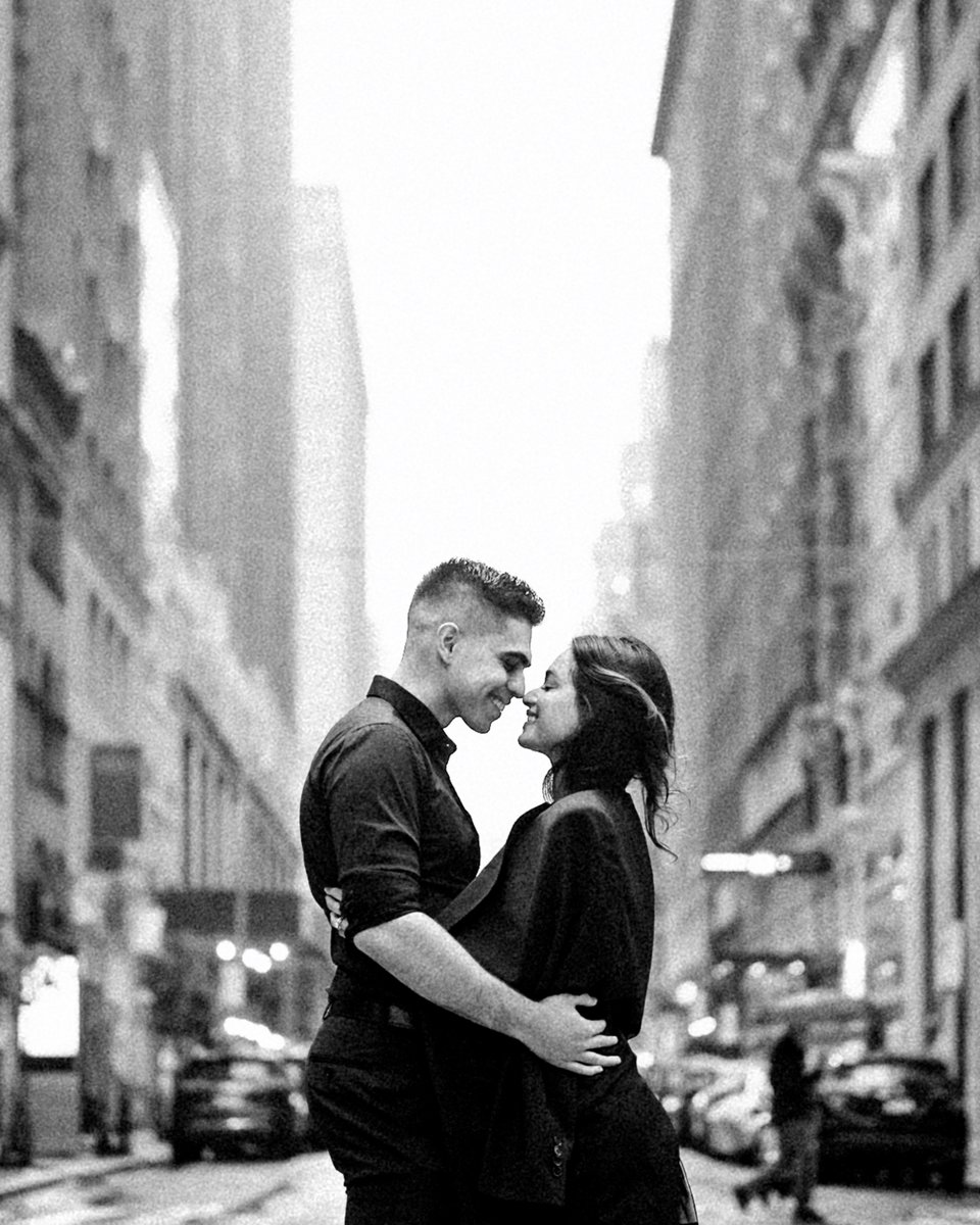 NikonIndia's tweet photo. Two people on a street, lost in their own world., captured by our #NikonCreator Raj RJ.

Nikon Z 9, NIKKOR Z 50mm f/1.8 S

For information on products, offers and more, visit https://t.co/O2lv6tbfaS

#Nikon #NikonIndia #NikonZ9 #NikonMorrorless #MirrorlessCamera #MirrorlessRange https://t.co/3NK3hS0eXF