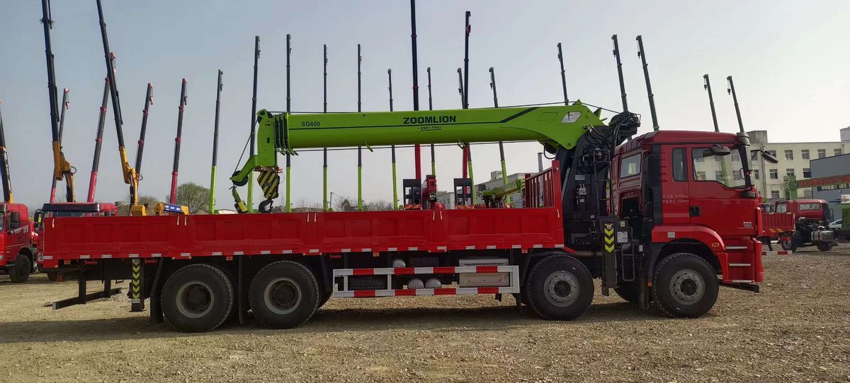 julieeesm's tweet photo. Zoomlion 16T truck-mounted crane @ SHACMAN 12 wheels chassis
#TruckLoads #Construction https://t.co/d9tiTqqO76