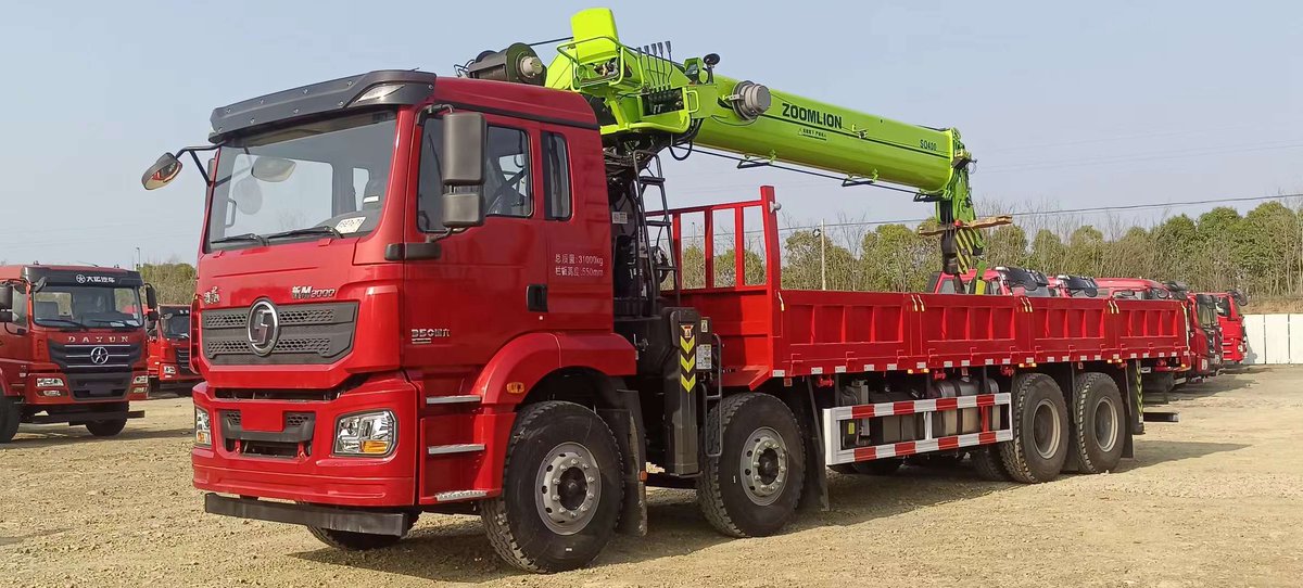 julieeesm's tweet photo. Zoomlion 16T truck-mounted crane @ SHACMAN 12 wheels chassis
#TruckLoads #Construction https://t.co/d9tiTqqO76