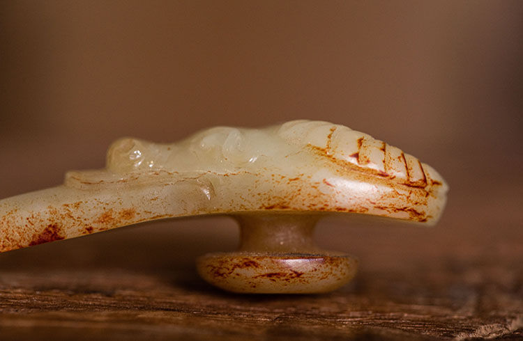 jackree88's tweet photo. High antique jade with hook, early Ming dynasty

View auction details, art exhibitions and online catalogs; and collections of contemporary, impressionist or modern art, #Asian antiques #Chinese art.

https://t.co/JYkYevL1yd

#Chineseauction #artauction #liveauctioneers https://t.co/y6usfbO2Lv