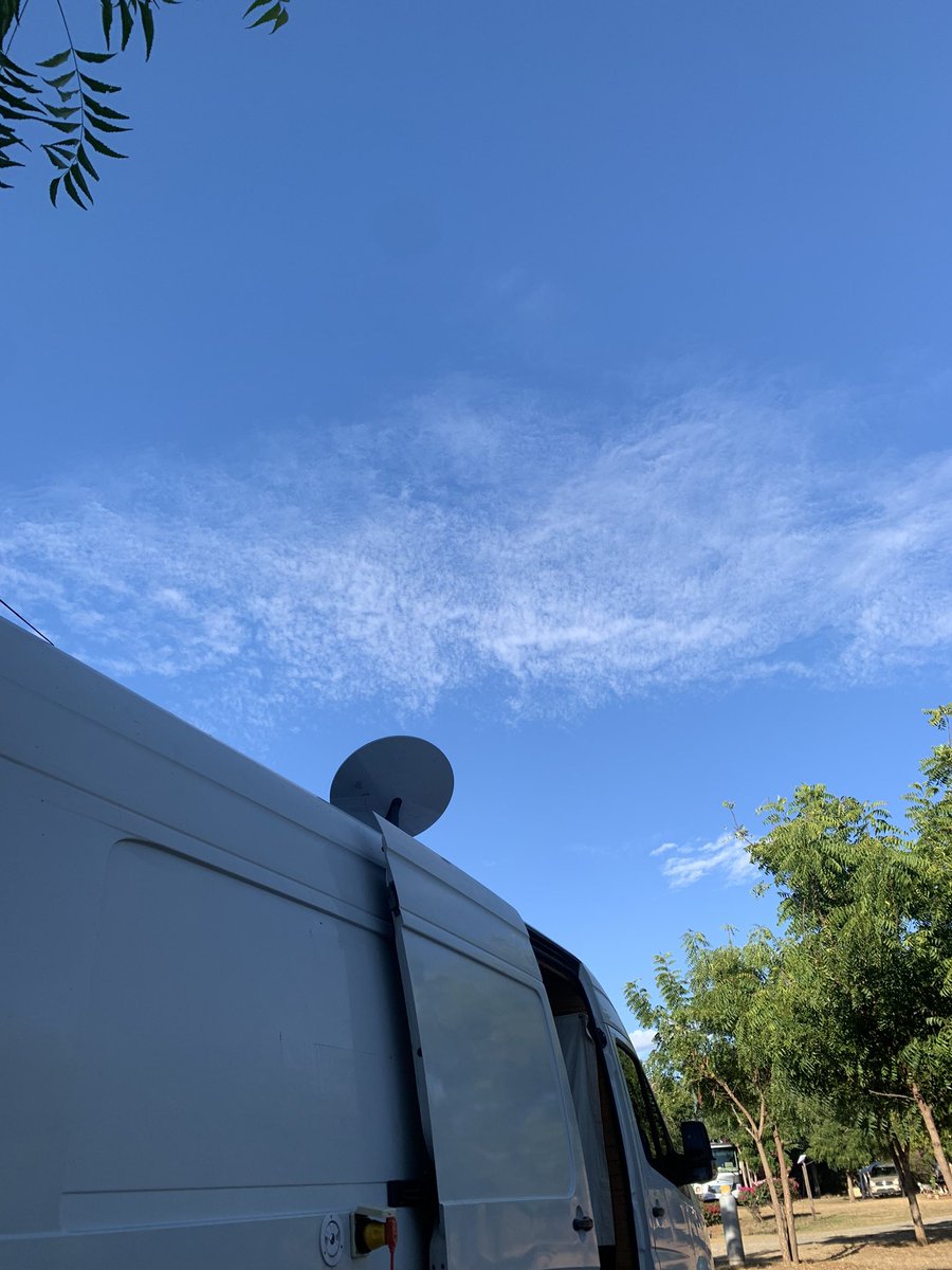 kodachi's tweet photo. Trabajo remoto, 4 day work week, Van life 🤌🏻 https://t.co/A1dodRcGCi