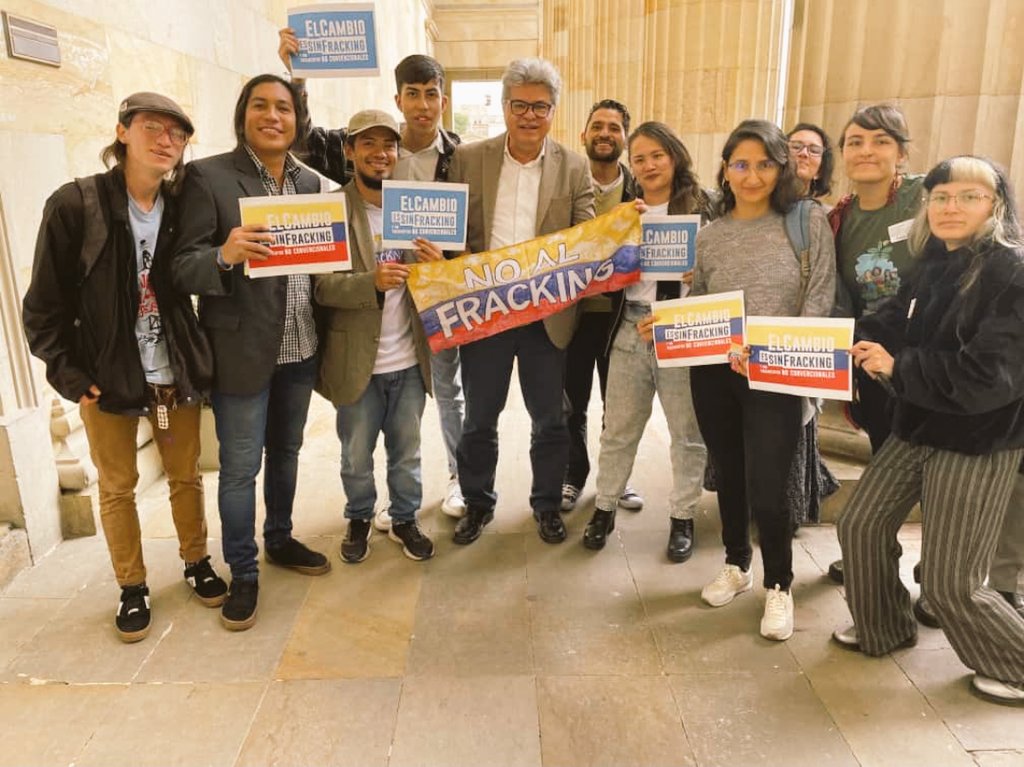 FabianUrquijo01's tweet photo. #ProyectoDeLey114:Barrancabermeja es la tercera ciudad intermedia con la tasa de desempleo más alta con el 18,5%
La primera es Tumaco, La segunda es buenaventura, y la Tercera la Capital Petrolera,Una Prueba mas que el Petróleo no es Desarrollo y tampoco Progreso, Primero la vida https://t.co/eR1b6b3oM5