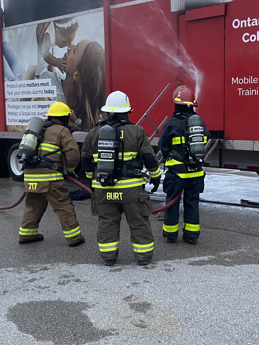 What a day of training on the ⁦@ONFireMarshal⁩’s mobile live fire training unit #ONMLFTU. Firefighters from #NorthernBrucePeninsula, #SouthBrucePeninsula, #Neyaashiinigmiing & #ArranElderslie have been training the last two days with more #BruceCounty FFs to come this week.