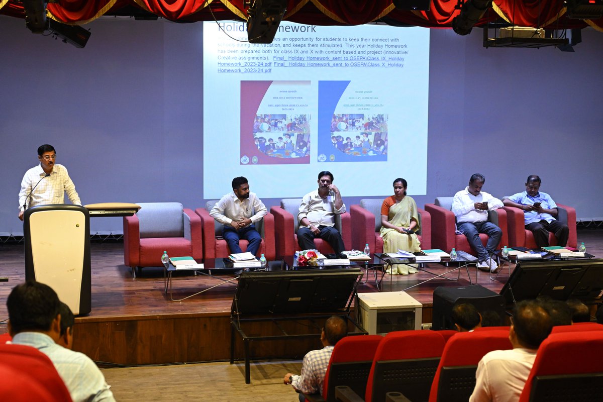 SMEOdisha's tweet photo. Addressing the state-level review-cum-training programme for DEOs and BEOs at Krushi Bhawan on Tuesday, Sri Dash highlighted the need of arresting drop-out rates by bringing systematics reforms in block and district level administrations. https://t.co/6jjBpRjoSG