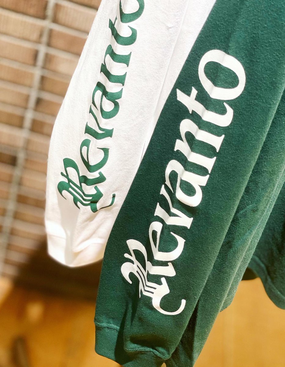 _revanto_'s tweet photo. New arrival
Revanto "R" Tee.
¥5,500-(in tax) 
Revanto "R" L/S Tee.
¥7,700-(in tax) .
.
@tshirt.kanazawa 店頭にて限定発売🔥気になる方は是非お店まで✨.
.
↓↓↓.
.
〒920-0849 石川県金沢市堀川新町３−１金沢フォーラス3F.
.
#thesouvenirstore .
Kanazawa Limited edition.
.
#revanto https://t.co/XxYpnejvNg