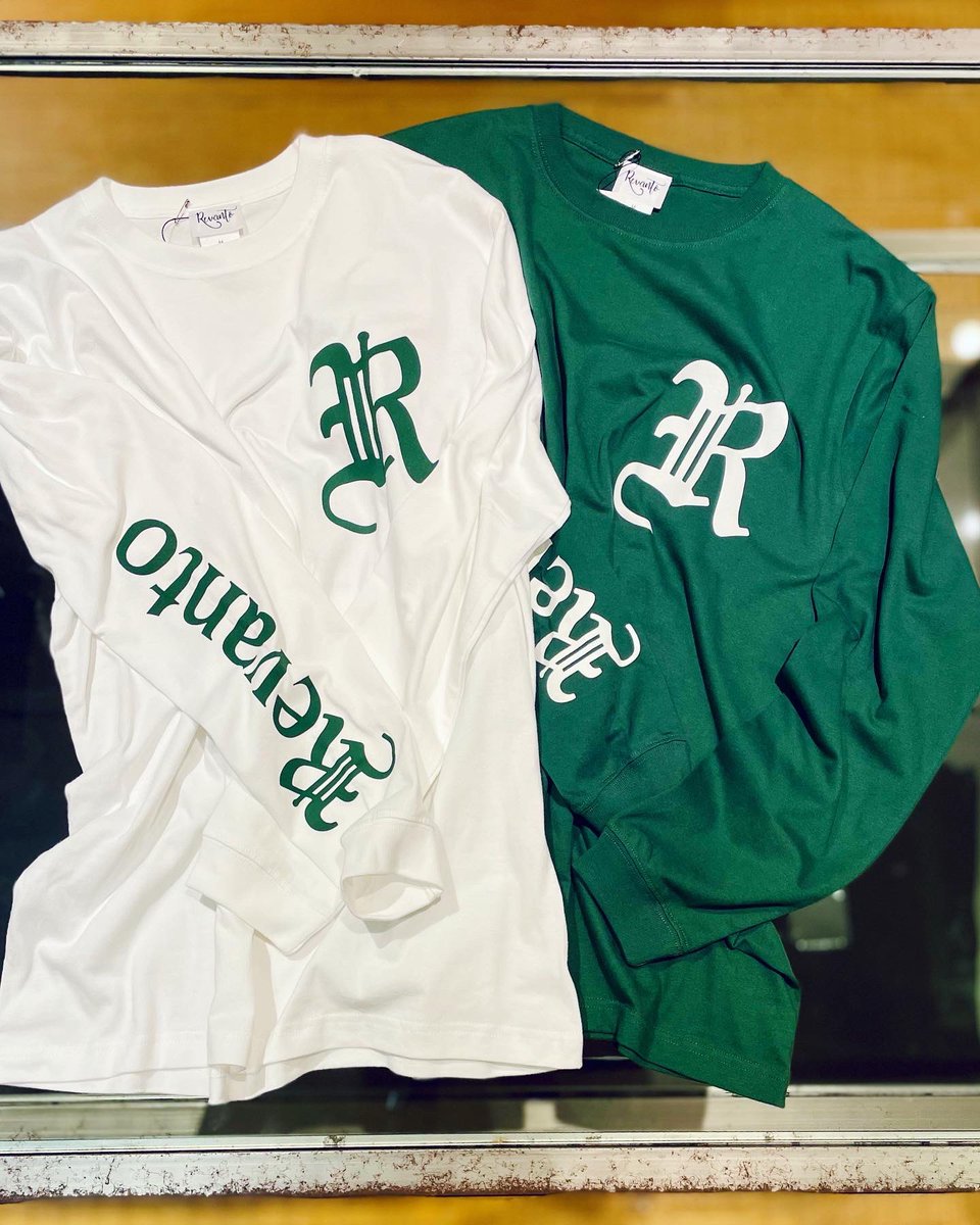 _revanto_'s tweet photo. New arrival
Revanto "R" Tee.
¥5,500-(in tax) 
Revanto "R" L/S Tee.
¥7,700-(in tax) .
.
@tshirt.kanazawa 店頭にて限定発売🔥気になる方は是非お店まで✨.
.
↓↓↓.
.
〒920-0849 石川県金沢市堀川新町３−１金沢フォーラス3F.
.
#thesouvenirstore .
Kanazawa Limited edition.
.
#revanto https://t.co/XxYpnejvNg