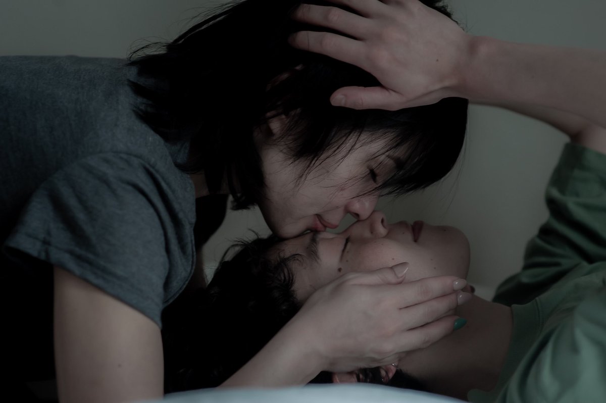Eurahwill's tweet photo. 大切だから嫌われたくない
大好きだから恥ずかしい

ホントのあなたはまだナイショ？

人との関係は「嫌われたくない」という
受け身の感情では深まらない

そしてそれは自分自身との関係も

#アイジェリー #甘いスパイス
#eyeJerry #lace #silk #eurahwill #lingerie #datnight #makelove https://t.co/jYqzNDu7rA