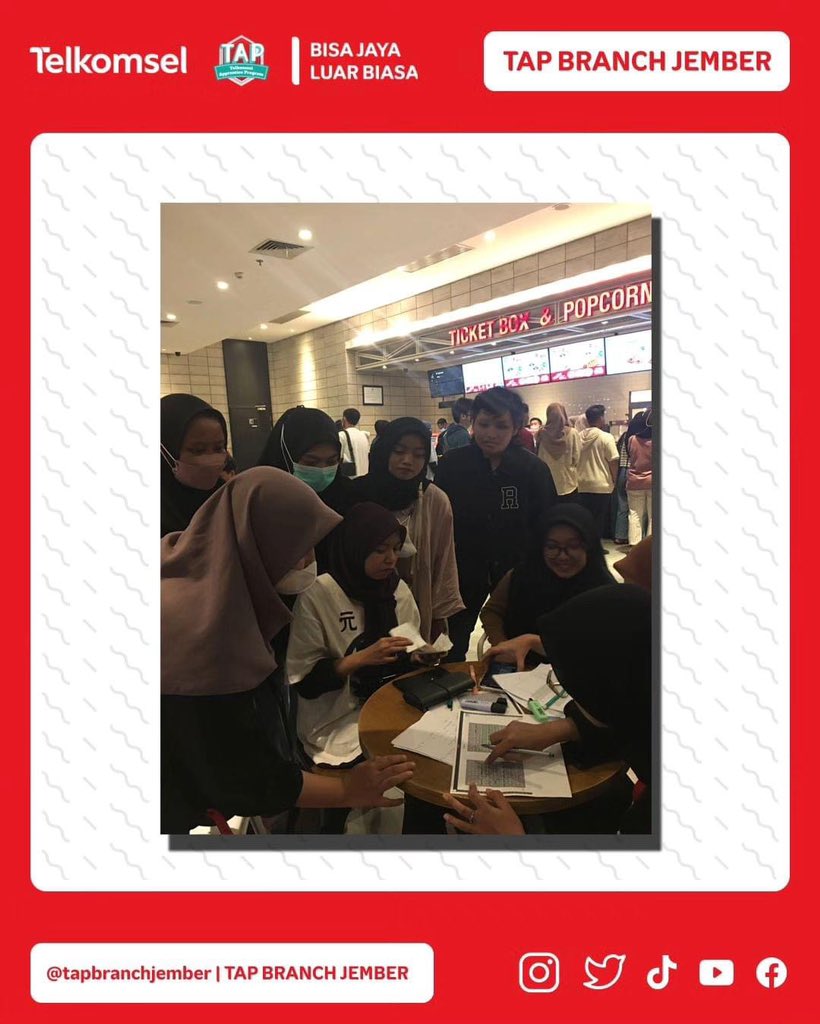 TAPBranchJember's tweet photo. [Doc. Nonton Bareng Telkomsel - Maxstream🎬]

#telkomselapprenticeprogram
#tapbranchjember
#bisajayaluarbiasa
#nobarbarengtelkomsel
#tulah #tulahmovie #telkomsel #reviewtulah
#watchonmaxsteam https://t.co/hxpKAXDmb3