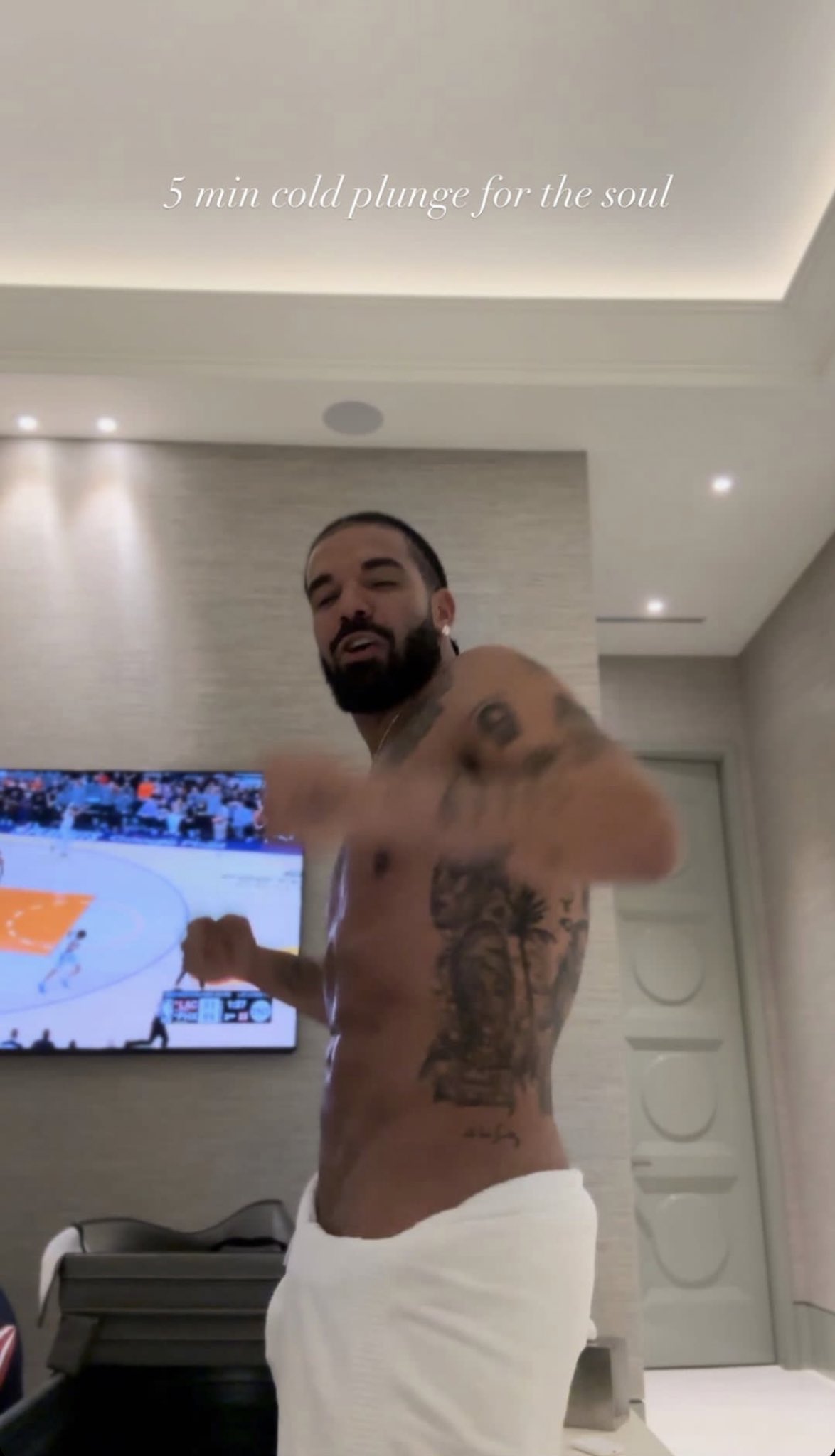 Drake shirtless on IG Story Entertainment News Gaga Daily
