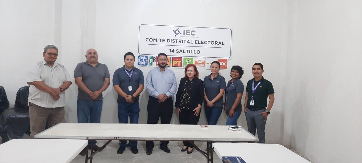 CD14_Coah's tweet photo. El día de hoy recibimos al Vocal Ejecutivo @robleva y Vocal de organización de la @04JDECoahuila, en la cual se detallo la recepción de paqueteria electoral, con respecto al proximo #PLE23 en Coahuila. Sin duda una reunión fructífera @INECoahuila @rodrigo_0378 @Jorge_dlp @jccr11 https://t.co/YK39g7Jx5t
