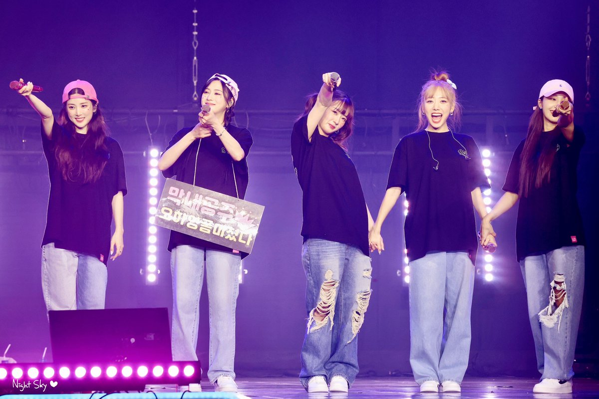 230419 #Apink_12th_Anniversary

한결같이 우리 곁에 있어주셔서 고맙고
#에이핑크 와 함께 매 순간도 늘 소중하고 행복해요
앞으로도 더 많은 좋은 추억을 만들자 

<a href="/Apinkpcr/">박초롱</a>
<a href="/Apinkybm/">윤보미</a>
<a href="/Apinkjej/">정은지</a> 
@Apinkknj
<a href="/Apinkohy/">오하영</a>

#Apink
#벌써_12주년_앞으로도_판다입니다