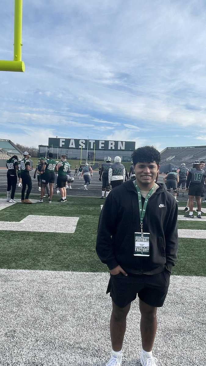 Supertio11's tweet photo. @ThomasO_ Nice meeting you at the Junior Day last weekend at @EMUFB and thanks for the great speech to the kids @jacobo_esquivel , you inspired them! thanks for taking the time to talk to me, you’re an amazing guy, see you in Nashville with the @Titans ! #TitanUp https://t.co/97OuYTkLdW