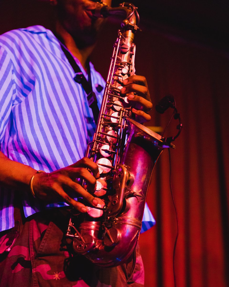 NEW GALLERY
ft. Braxton Cook (<a href="/BraxtonCook/">Braxton Cook</a>) from his show in DC 🎷
Check out Aidan's (<a href="/AGoodingPhoto/">Aidan Gooding</a>) shots:
bit.ly/3MVOAMT