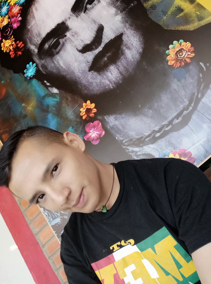 fernando9621's tweet photo. Quiero alguien que me mire como a mango en patio ajeno. 🙈🥭

#gayboy #love #letras 🌈 https://t.co/1l03fKcgzO