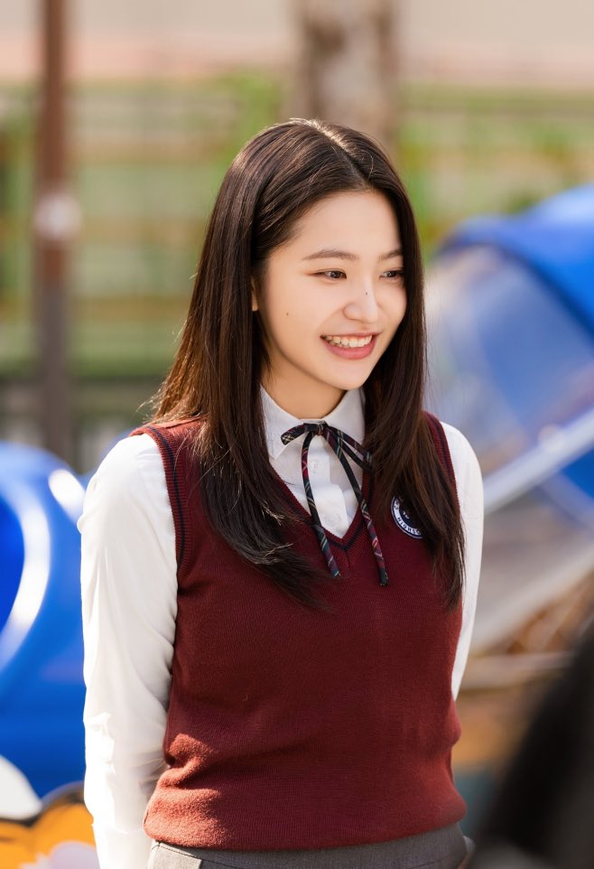 actressyerim's tweet image. “… To introduce herself to puppy walkers, a rather unfamiliar service, Yeri visited the guide dog school herself in advance, received comments from the guide dog school staff during filming and expressed it in her acting…”

#Applause #갈채 
#예리 #YERI